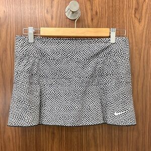 Women’s Nike Tennis Skirt. Small. Black White